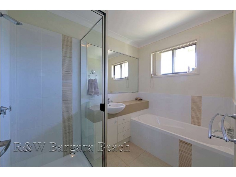 16 Back Hill Drive, Coral Cove QLD 4670