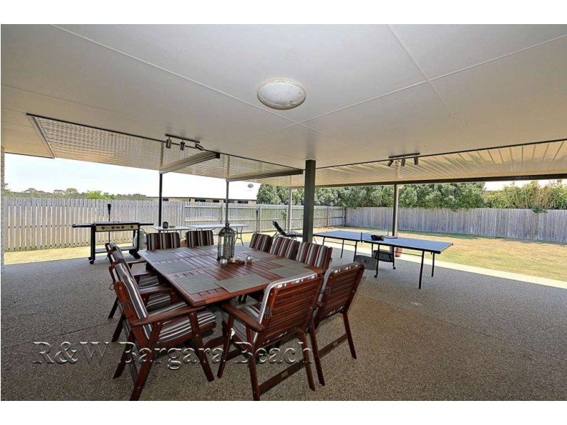 16 Back Hill Drive, Coral Cove QLD 4670