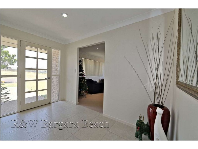 16 Back Hill Drive, Coral Cove QLD 4670