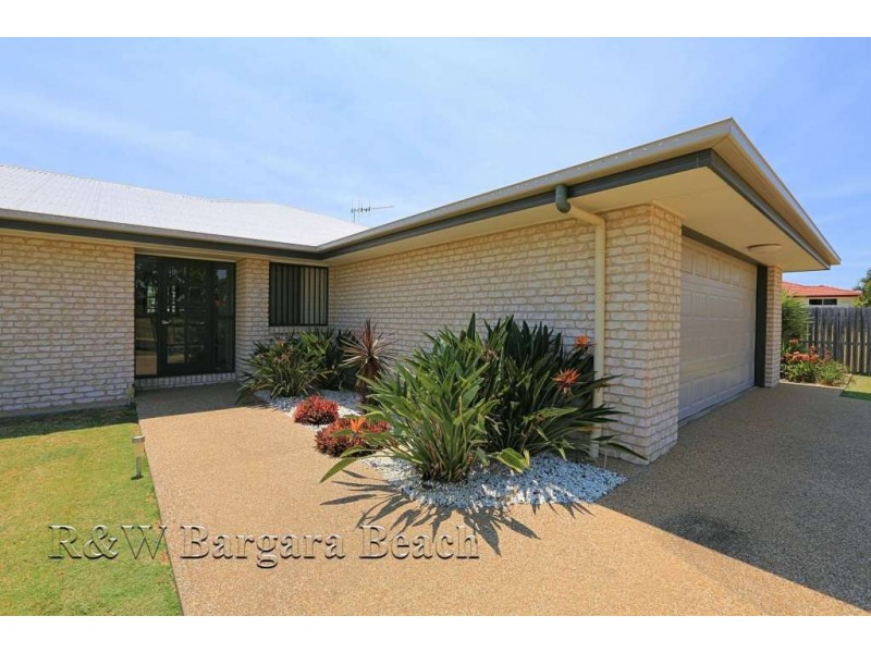 16 Back Hill Drive, Coral Cove QLD 4670