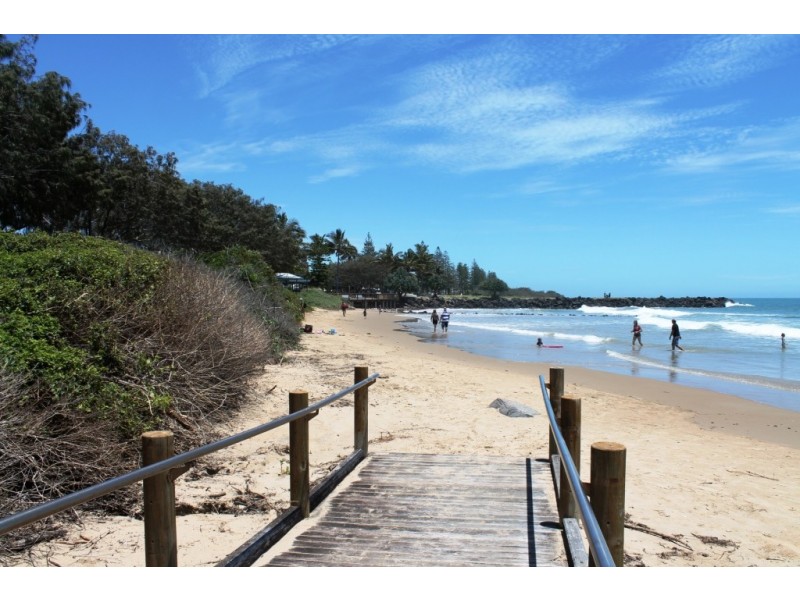 39 Esplanade, Bargara QLD 4670