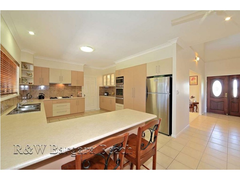 3 Nikki Place, Coral Cove QLD 4670