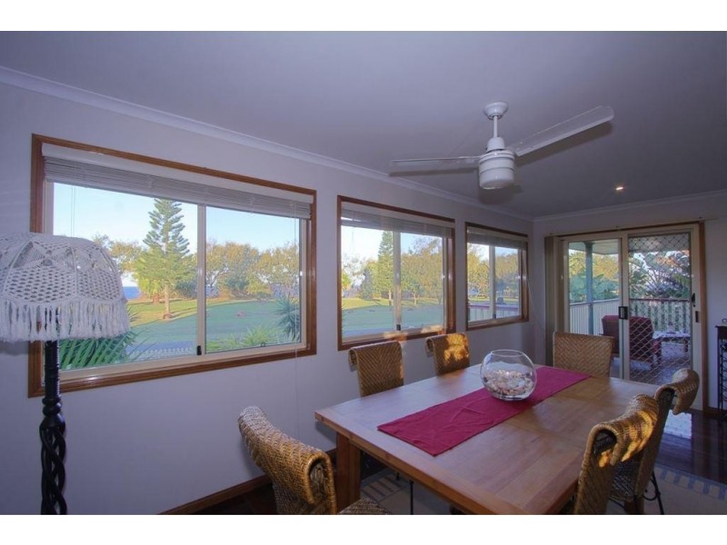 113 Barolin Esplanade, Coral Cove QLD 4670