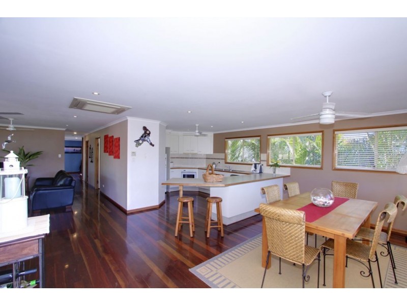 113 Barolin Esplanade, Coral Cove QLD 4670