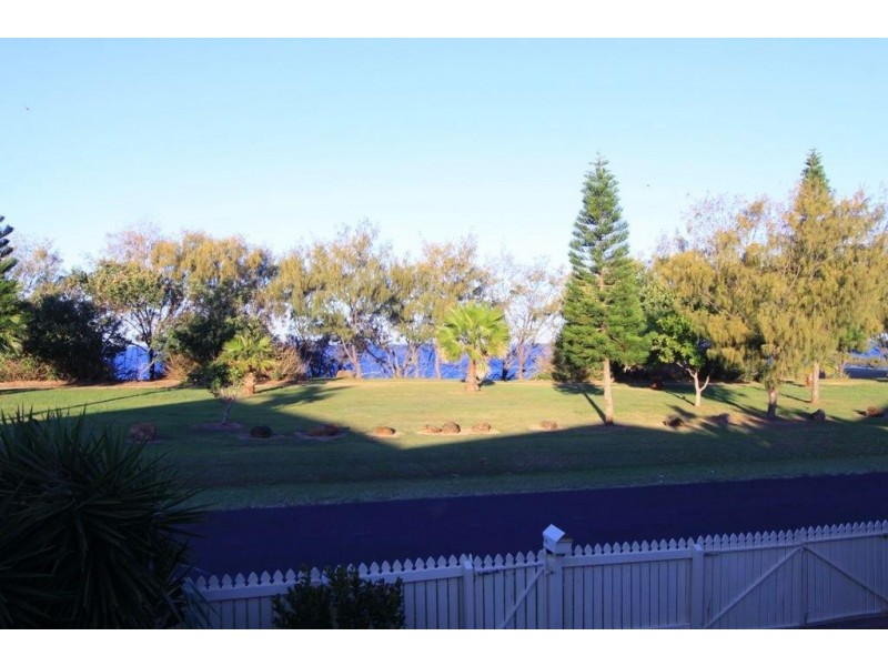 113 Barolin Esplanade, Coral Cove QLD 4670