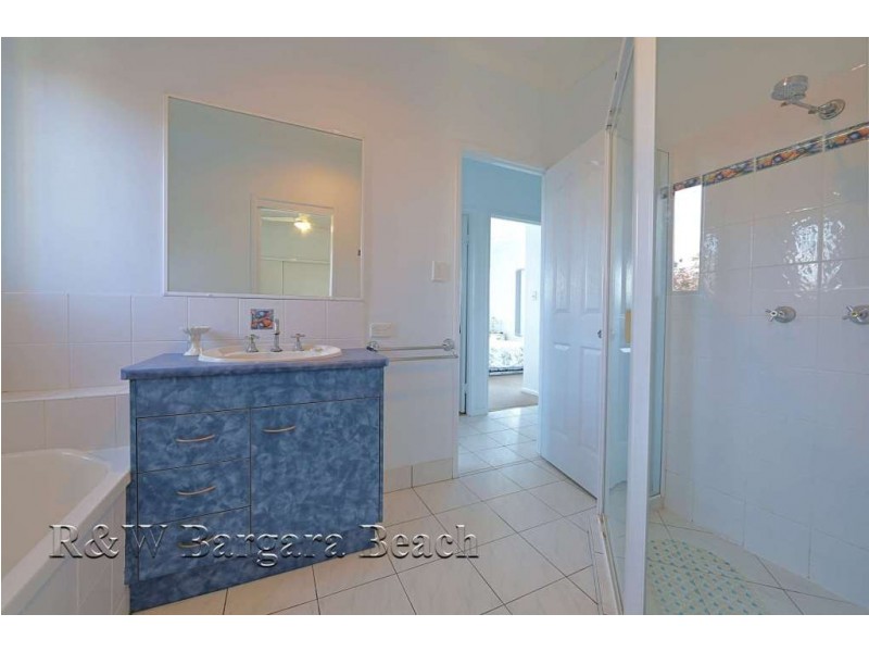 10 Belmonte Drive, Coral Cove QLD 4670