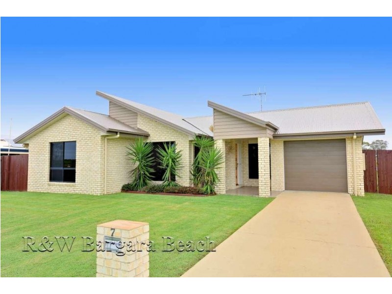 7 Sandstone Street, Burnett Heads QLD 4670