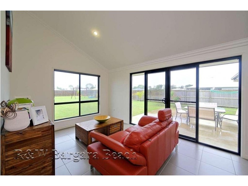 7 Sandstone Street, Burnett Heads QLD 4670