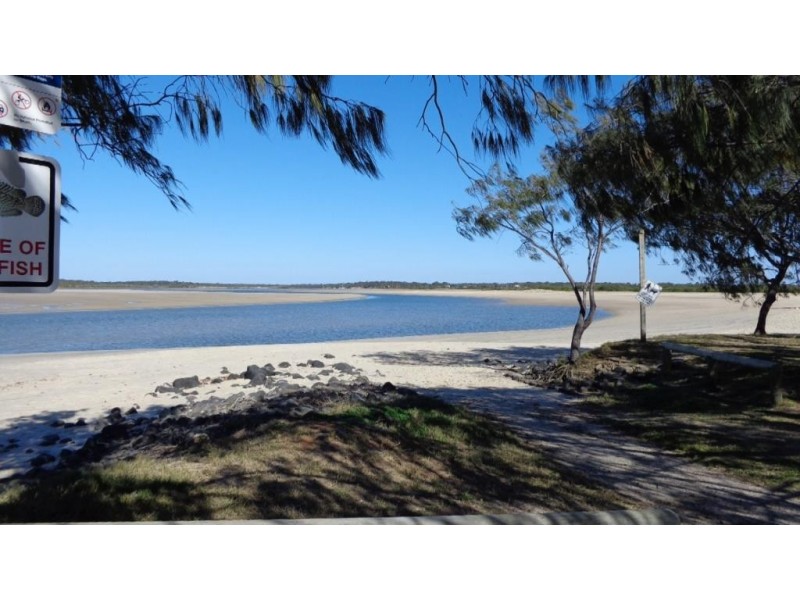 35 Bathurst Street, Elliott Heads QLD 4670