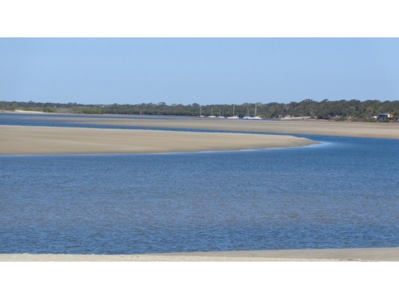 35 Bathurst Street, Elliott Heads QLD 4670