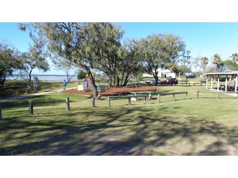 35 Bathurst Street, Elliott Heads QLD 4670