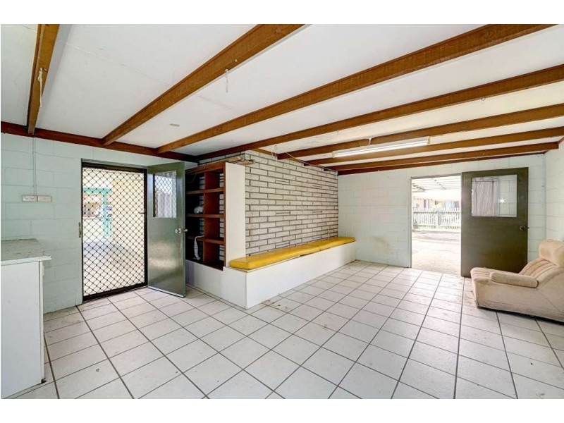 1 Palmer Avenue, Bargara QLD 4670