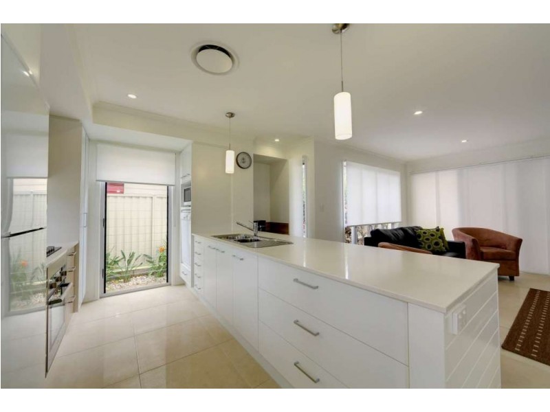 Unit 1, 8 Holland Street, Bargara QLD 4670