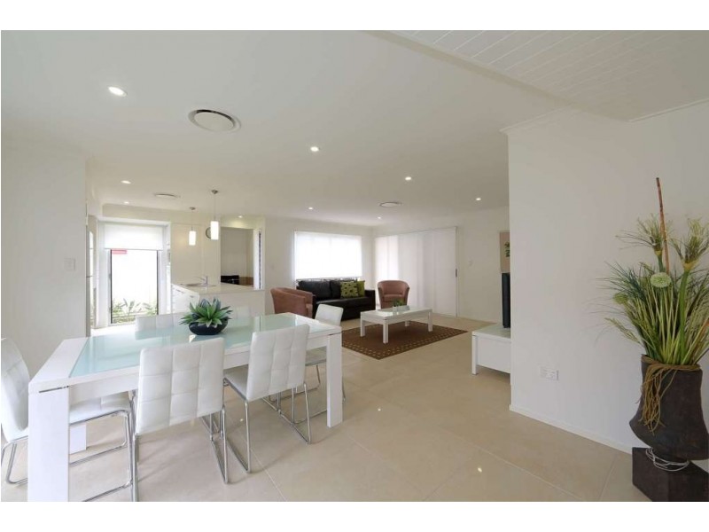 Unit 1, 8 Holland Street, Bargara QLD 4670