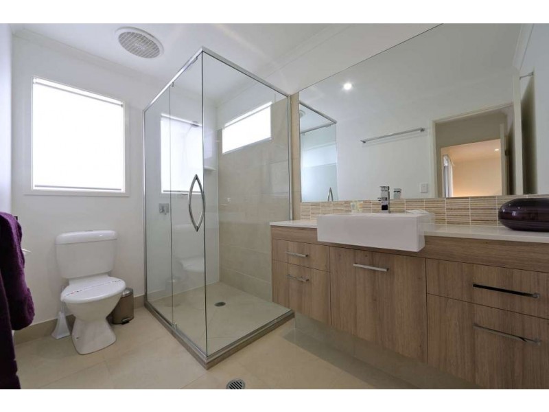 Unit 1, 8 Holland Street, Bargara QLD 4670