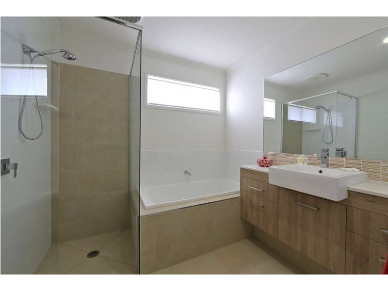 Unit 1, 8 Holland Street, Bargara QLD 4670