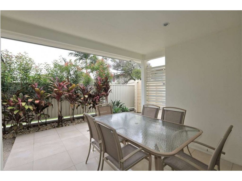 Unit 1, 8 Holland Street, Bargara QLD 4670