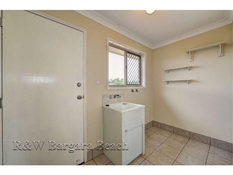 1 Blake Close, Coral Cove QLD 4670