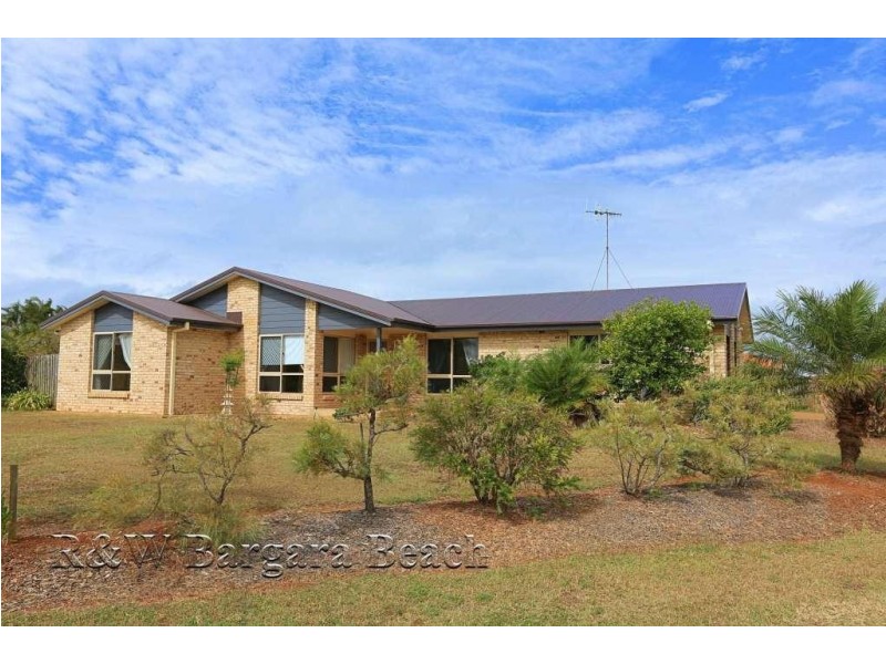 1 Blake Close, Coral Cove QLD 4670