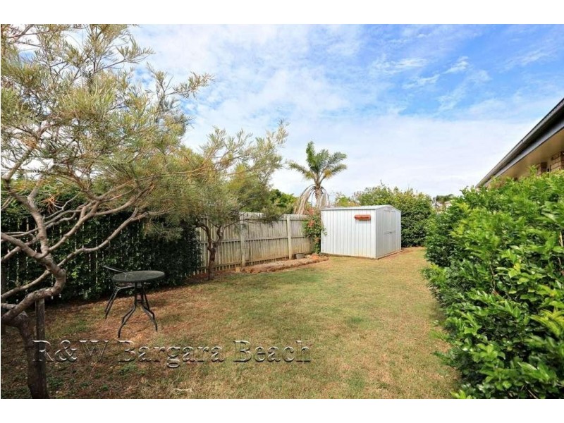 1 Blake Close, Coral Cove QLD 4670