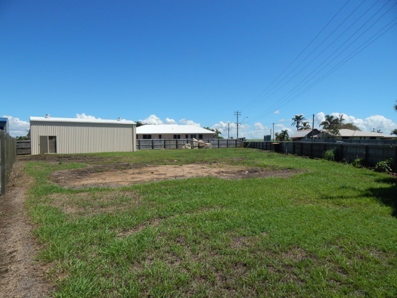 1 Esplanade, Innes Park QLD 4670