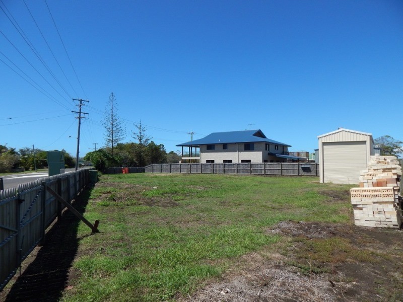 1 Esplanade, Innes Park QLD 4670