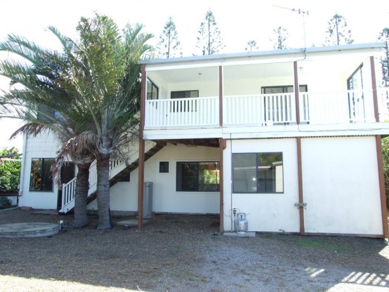 33 Dante Street, Burnett Heads QLD 4670