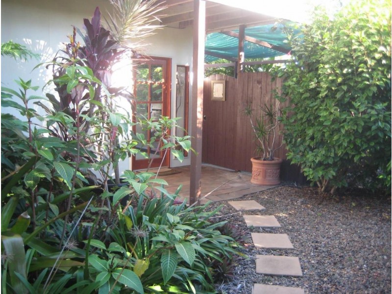 33 Dante Street, Burnett Heads QLD 4670