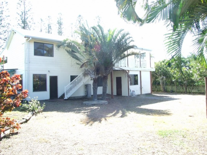 33 Dante Street, Burnett Heads QLD 4670