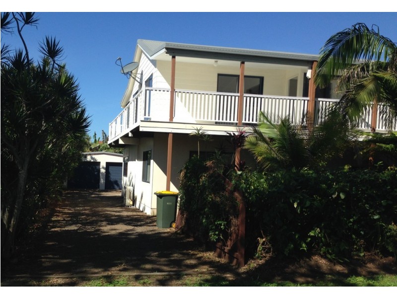 33 Dante Street, Burnett Heads QLD 4670