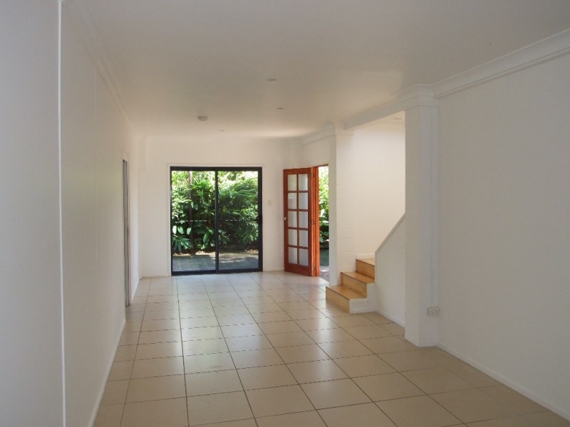 33 Dante Street, Burnett Heads QLD 4670