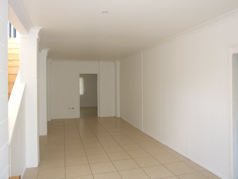 33 Dante Street, Burnett Heads QLD 4670