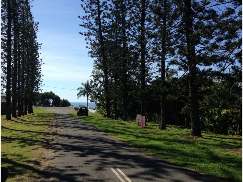 33 Dante Street, Burnett Heads QLD 4670