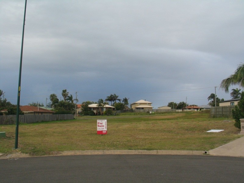 7 Daisy Court, Coral Cove QLD 4670