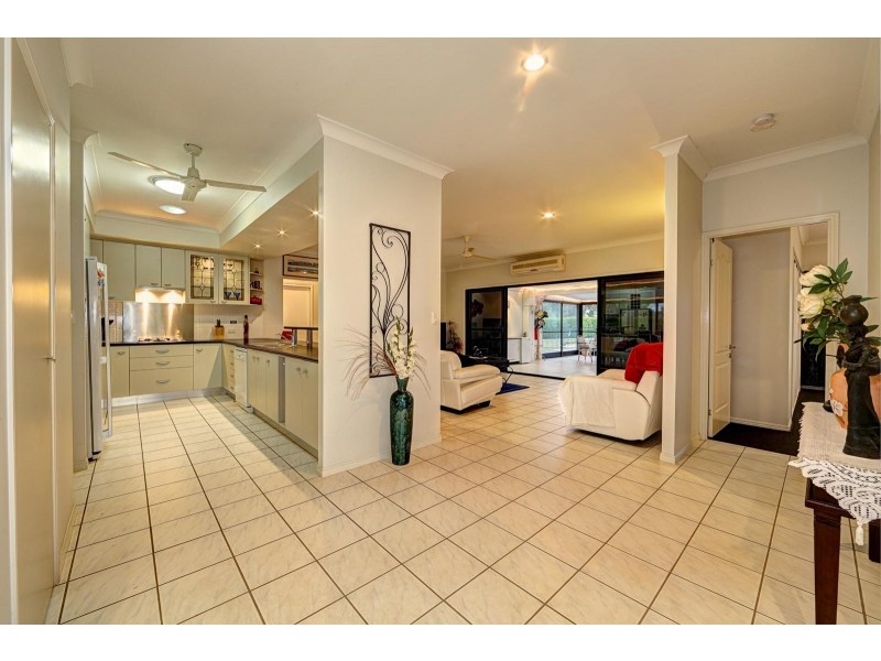 31 Coral Cove Drive, Coral Cove QLD 4670