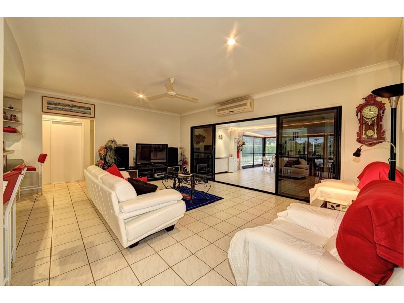 31 Coral Cove Drive, Coral Cove QLD 4670