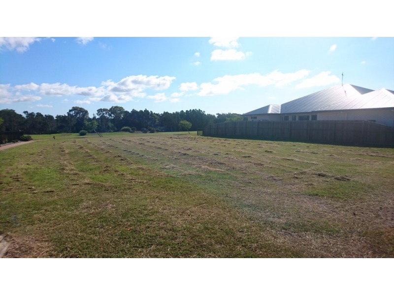 42 Bisdee Street, Coral Cove QLD 4670