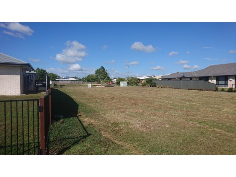 42 Bisdee Street, Coral Cove QLD 4670