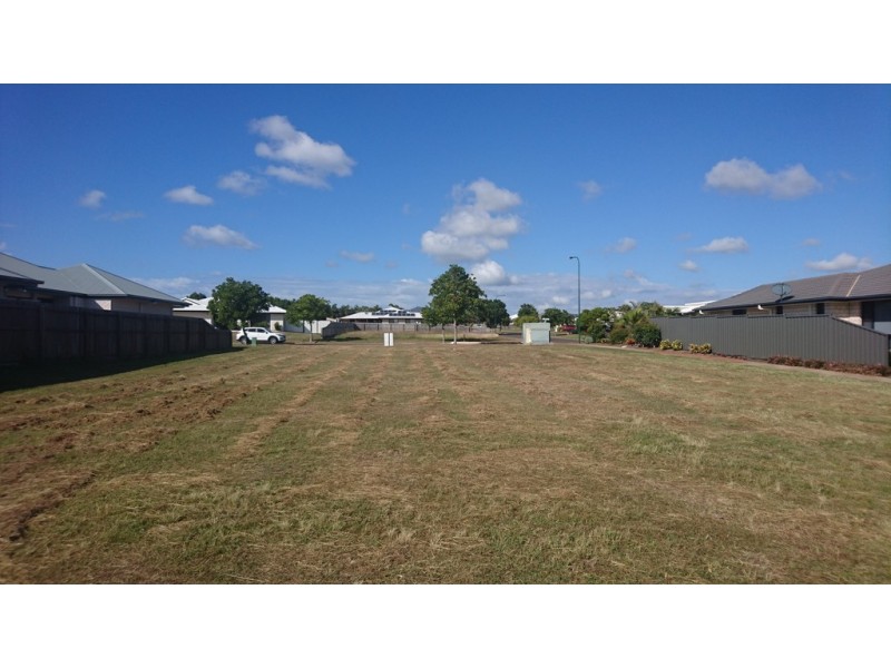 42 Bisdee Street, Coral Cove QLD 4670