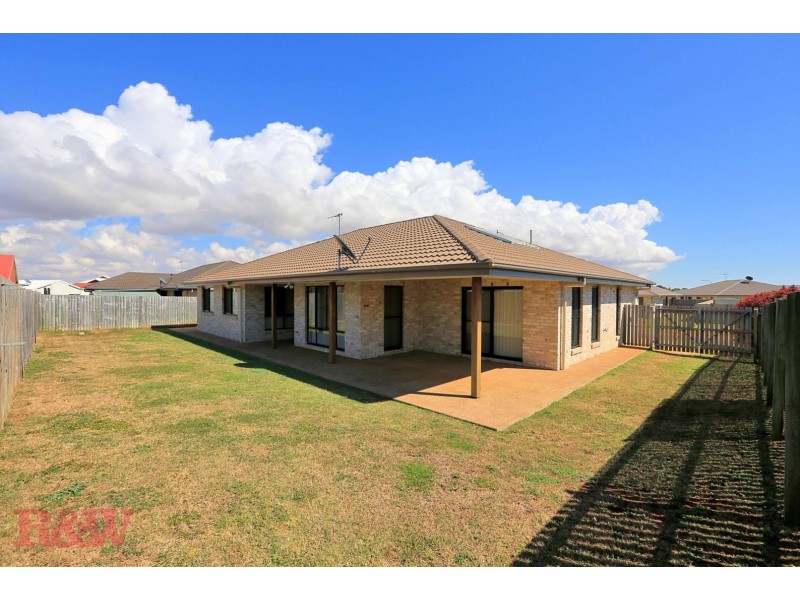 7 Toppers Drive, Coral Cove QLD 4670