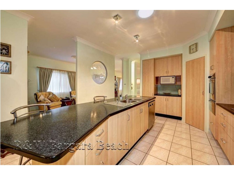 House 5, 5 Robert John Circuit, Coral Cove QLD 4670
