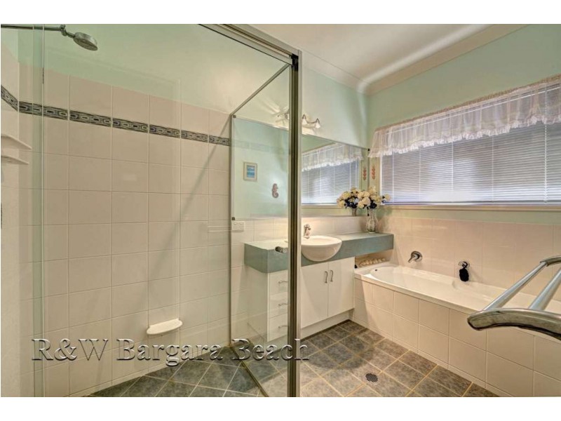 House 5, 5 Robert John Circuit, Coral Cove QLD 4670
