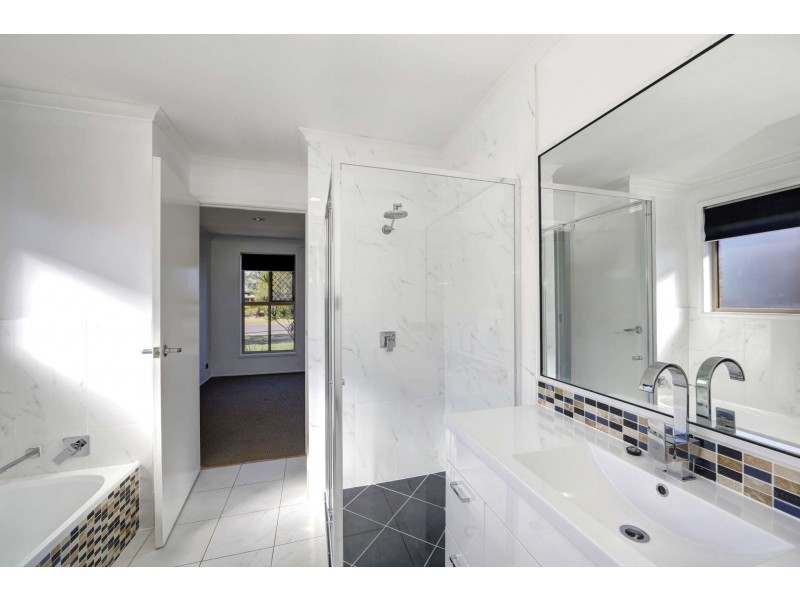 20 Durdins Road, Bargara QLD 4670