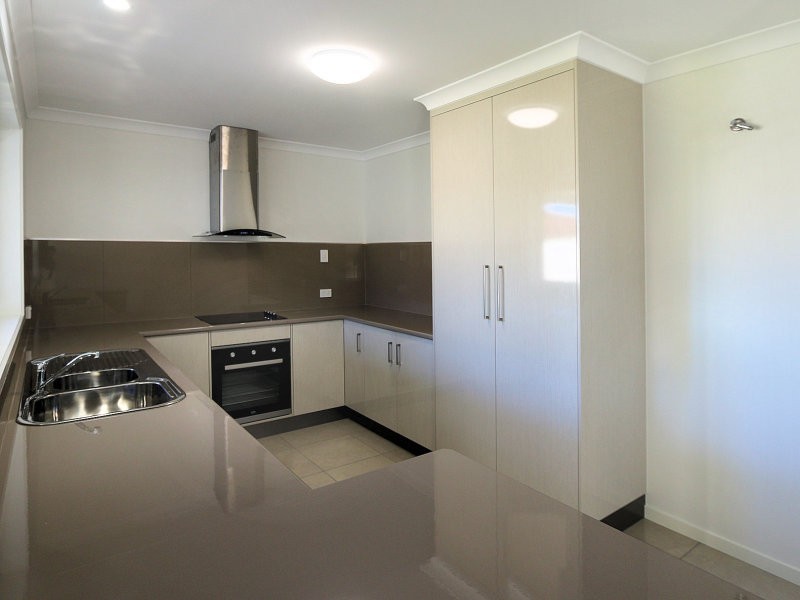 12 Belmonte Drive, Coral Cove QLD 4670