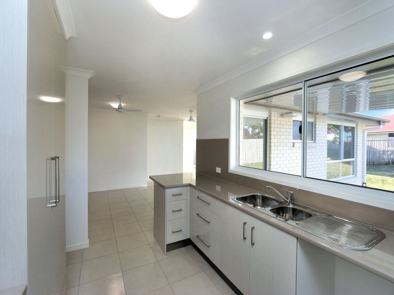 12 Belmonte Drive, Coral Cove QLD 4670