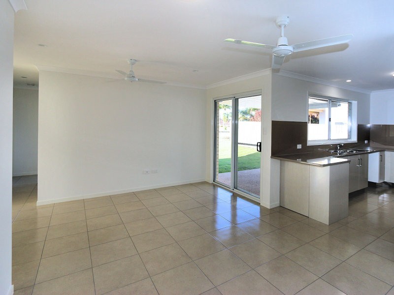 12 Belmonte Drive, Coral Cove QLD 4670