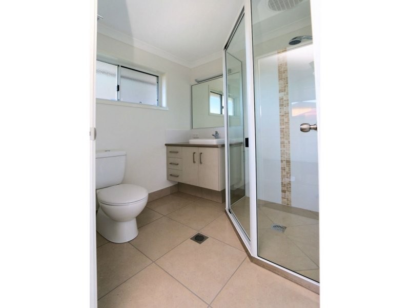 12 Belmonte Drive, Coral Cove QLD 4670