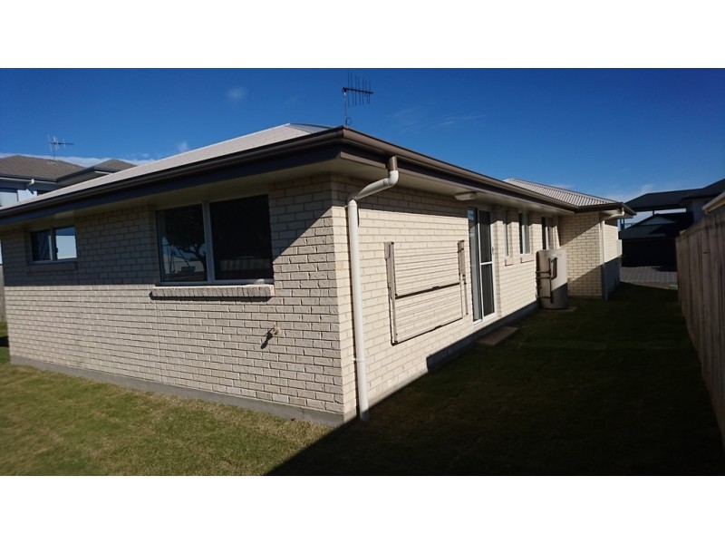 12 Belmonte Drive, Coral Cove QLD 4670