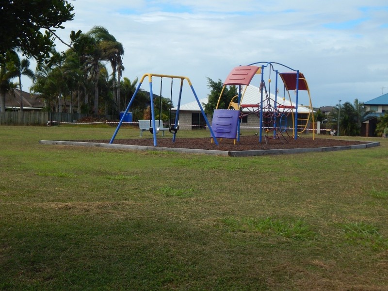 12 Belmonte Drive, Coral Cove QLD 4670