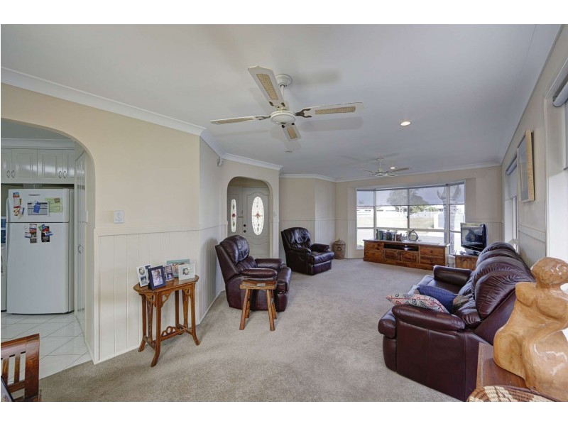 44 Grimwood Street, Bargara QLD 4670